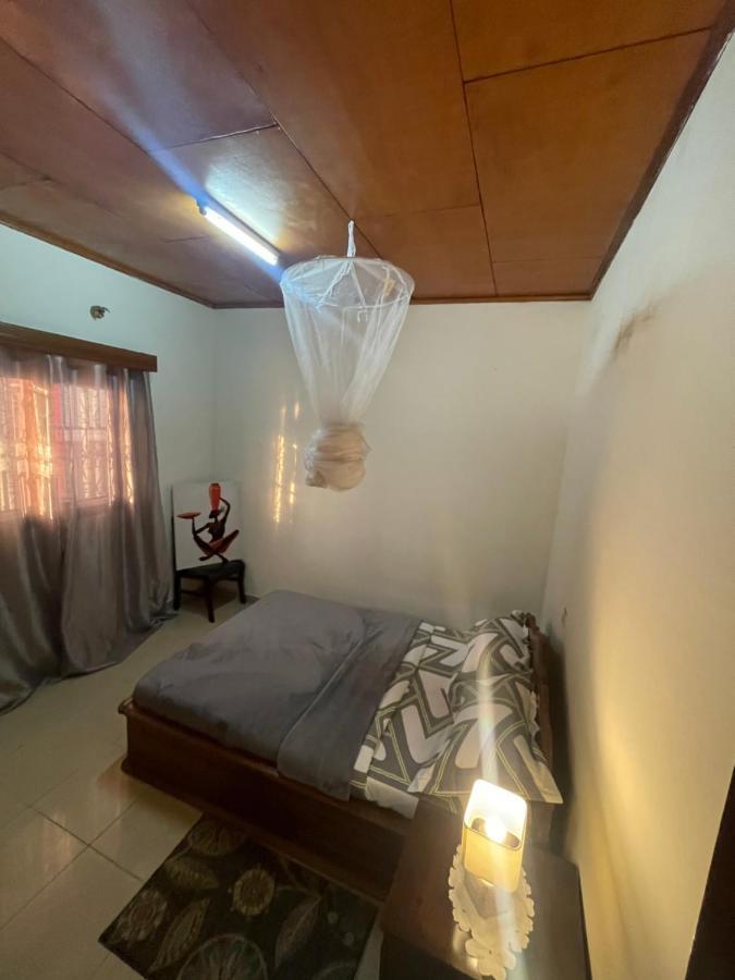Km'S Cozy Spacious Calm Appart Meuble Yaoundé Esterno foto