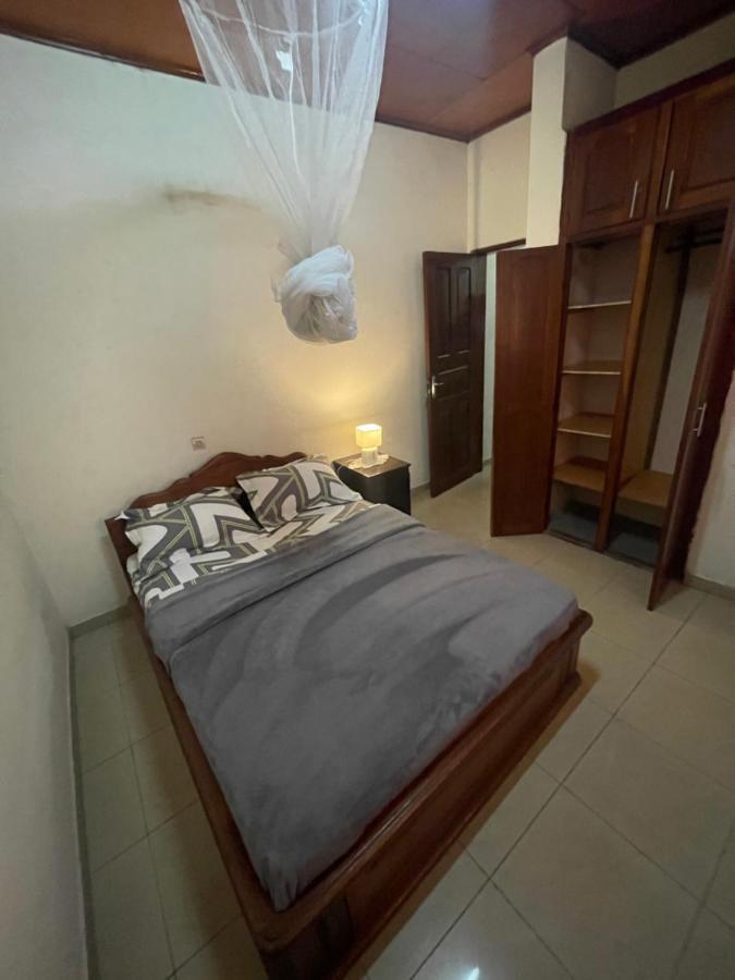 Km'S Cozy Spacious Calm Appart Meuble Yaoundé Esterno foto