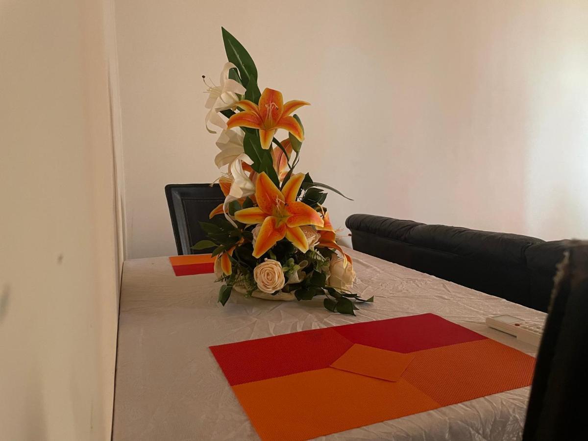 Km'S Cozy Spacious Calm Appart Meuble Yaoundé Esterno foto