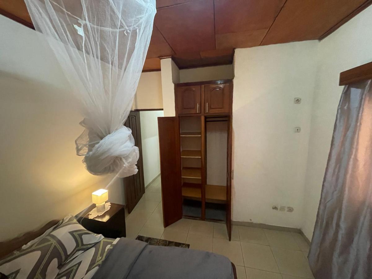 Km'S Cozy Spacious Calm Appart Meuble Yaoundé Esterno foto