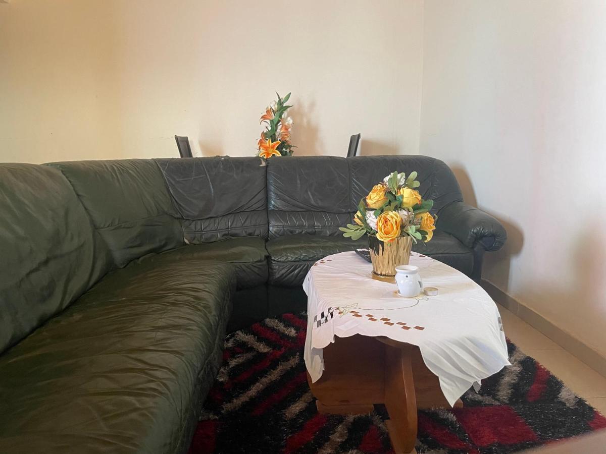 Km'S Cozy Spacious Calm Appart Meuble Yaoundé Esterno foto
